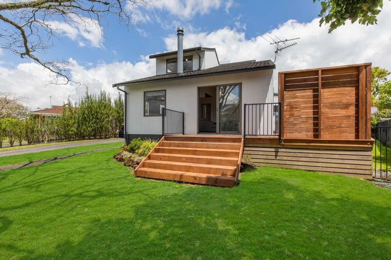 Photo of property in 4 Riverside Drive, Waiuku, 2123