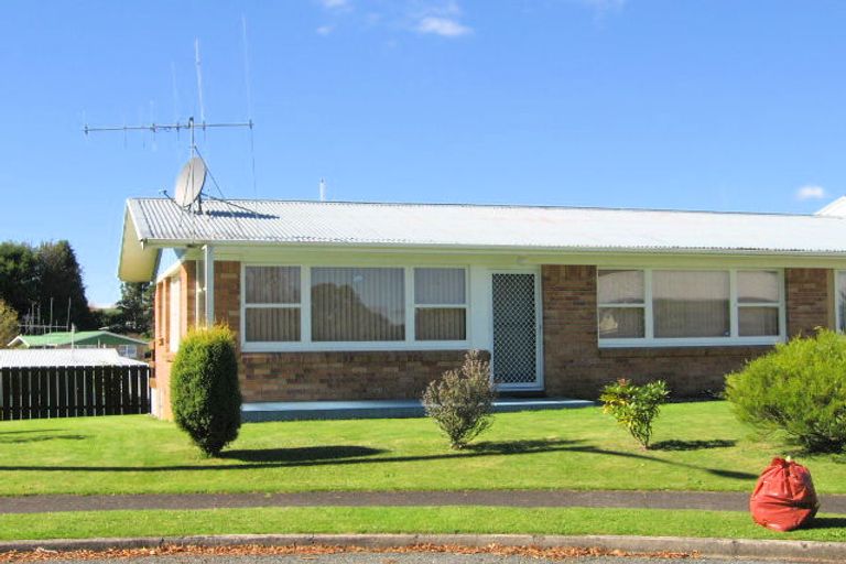 Photo of property in 2a Ngahue Place, Tokoroa, 3420