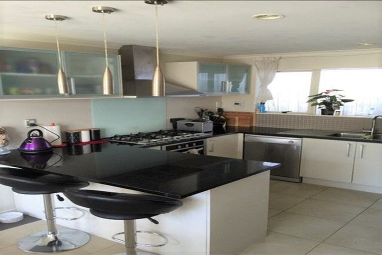 Photo of property in 13a Karaka Street, New Lynn, Auckland, 0600