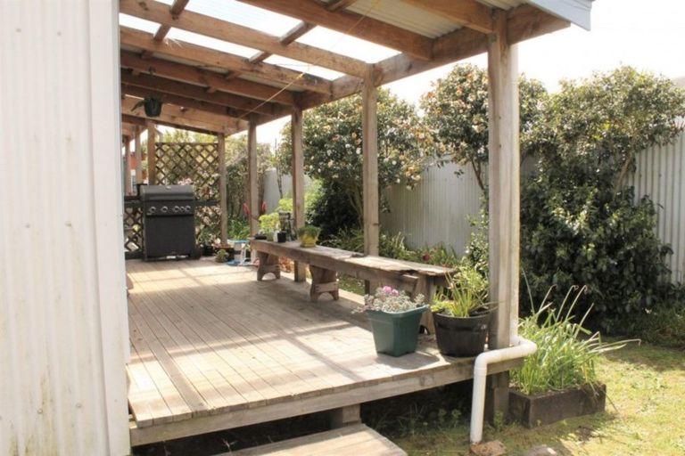 Photo of property in 18 Forbes Street, Westport, 7825