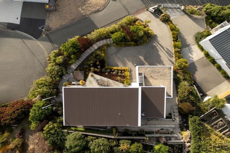 Photo of property in 1 Saint Remy Lane, Redcliffs, Christchurch, 8081