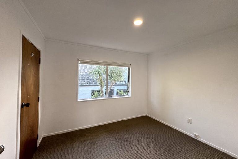 Photo of property in 2/144 Bradbury Road, Botany Downs, Auckland, 2010