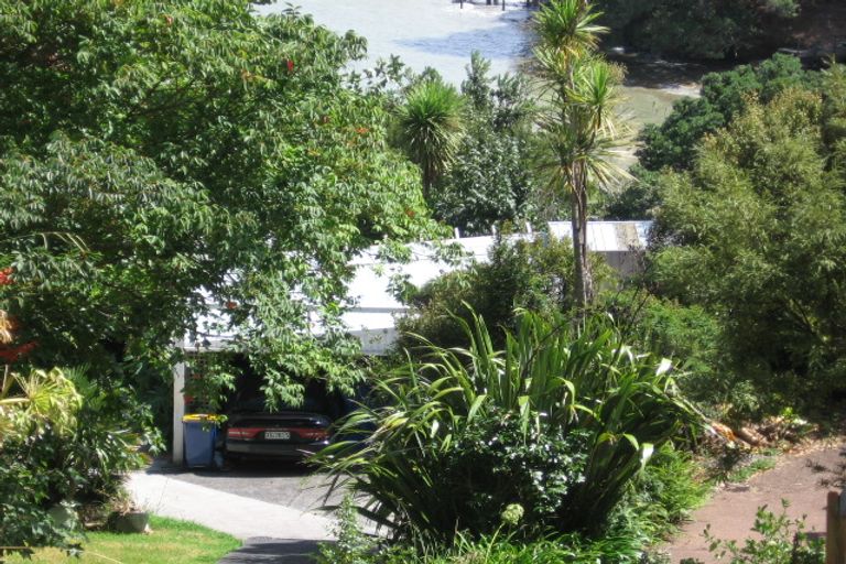 Photo of property in 2/32 Oruamo Place, Beach Haven, Auckland, 0626