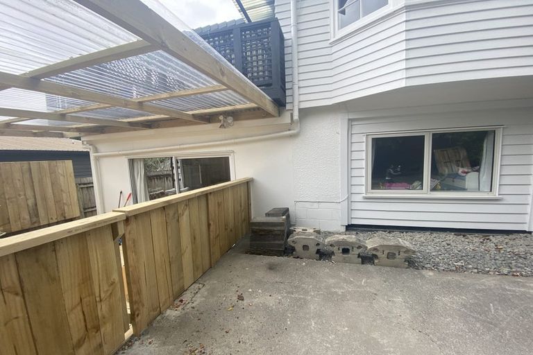 Photo of property in 28b Tamahere Drive, Glenfield, Auckland, 0629