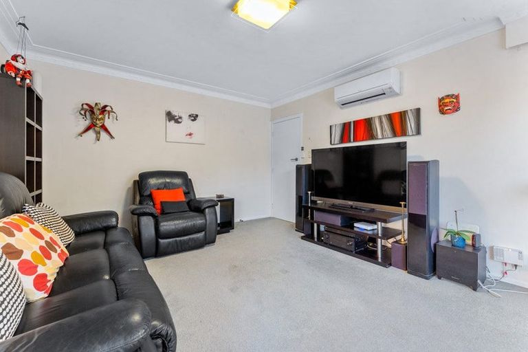 Photo of property in 23 Hutchinsons Road, Bucklands Beach, Auckland, 2014
