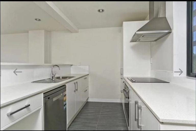 Photo of property in 2/10 Silver Moon Road, Albany Heights, Auckland, 0632