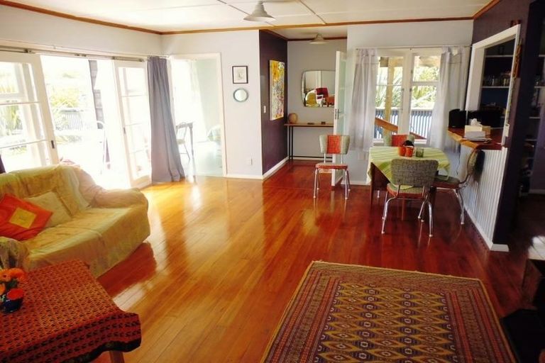 Photo of property in 7 Poneke Drive, Waikanae, 5036