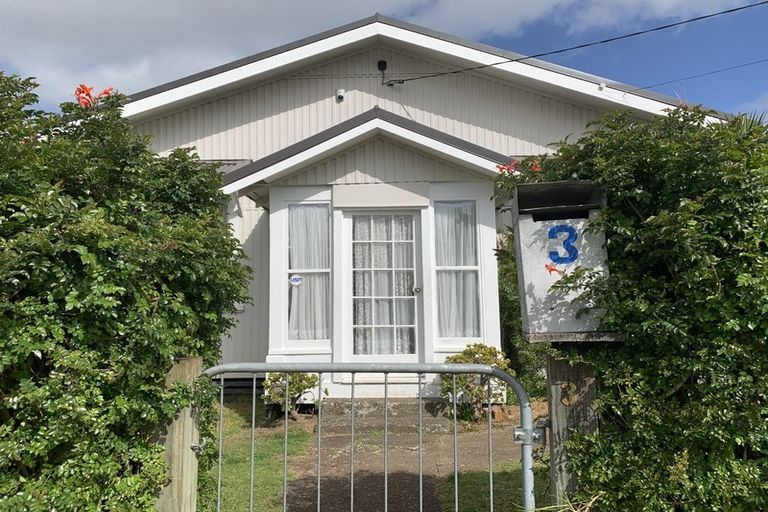 Photo of property in 3 Meldrum Street, Te Kamo, Whangarei, 0112
