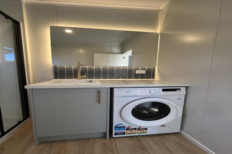 Photo of property in 35a Sturrocks Road, Redwood, Christchurch, 8051