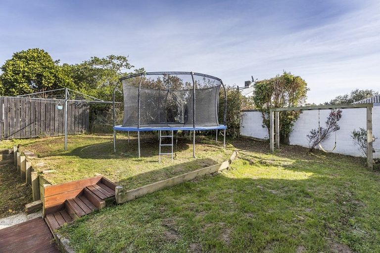 Photo of property in 35 Beauzami Crescent, Ascot Park, Porirua, 5024
