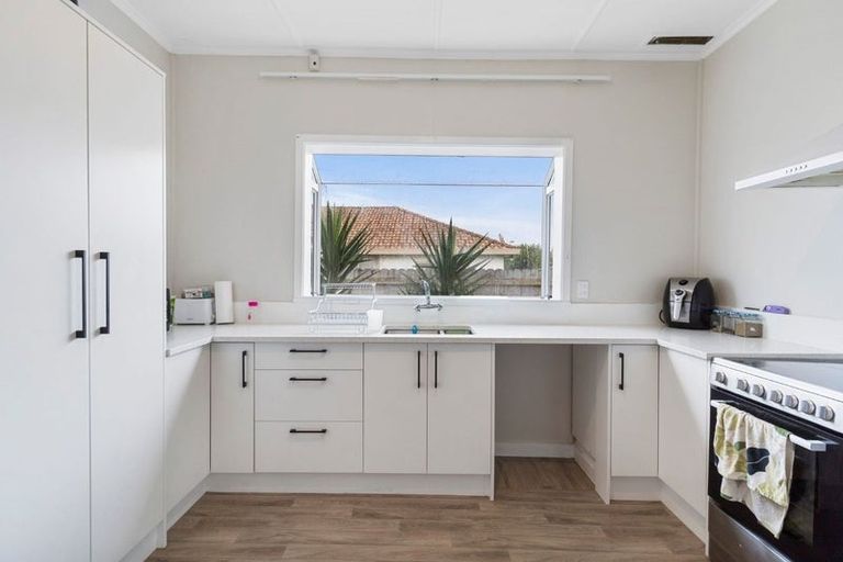 Photo of property in 108 Manuroa Road, Takanini, 2112