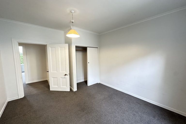 Photo of property in 34 Grove Road, Kelburn, Wellington, 6012