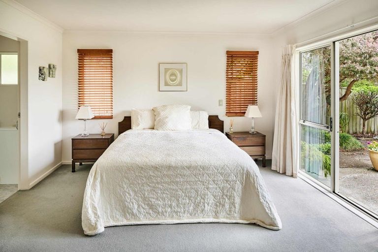 Photo of property in 98 Samwell Drive, Whitby, Porirua, 5024