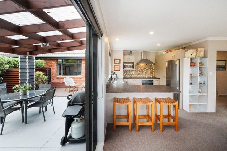 Photo of property in 78 Geneva Terrace, Kelvin Grove, Palmerston North, 4414