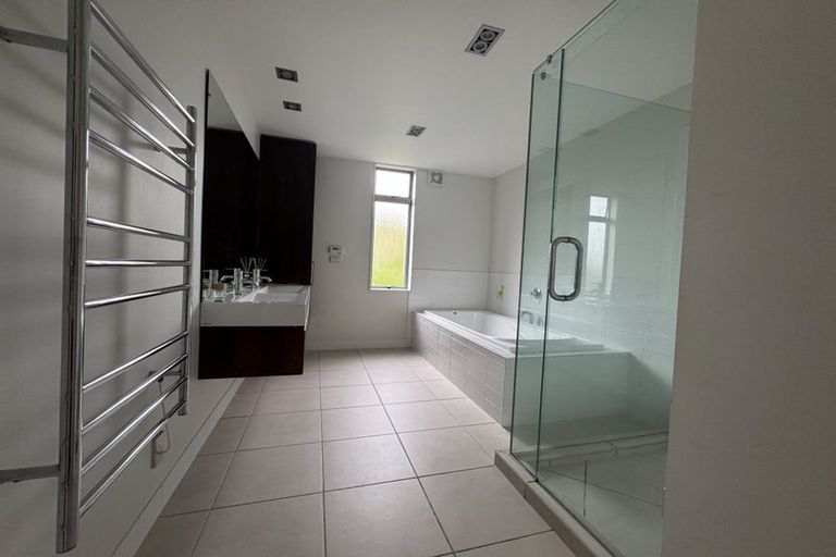 Photo of property in 77 Kittiwake Drive, Schnapper Rock, Auckland, 0632