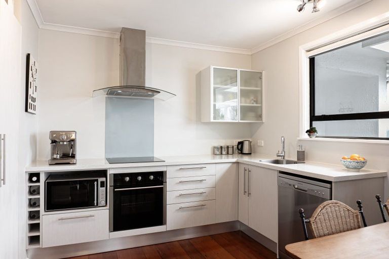 Photo of property in 207 Leo Street, Akina, Hastings, 4122