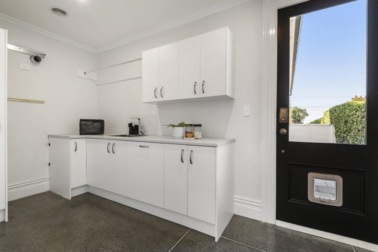 Photo of property in 154 Hinemoa Street, Birkenhead, Auckland, 0626
