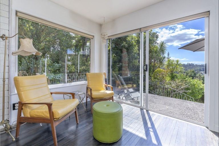 Photo of property in 15 Opou Road, Titirangi, Auckland, 0604