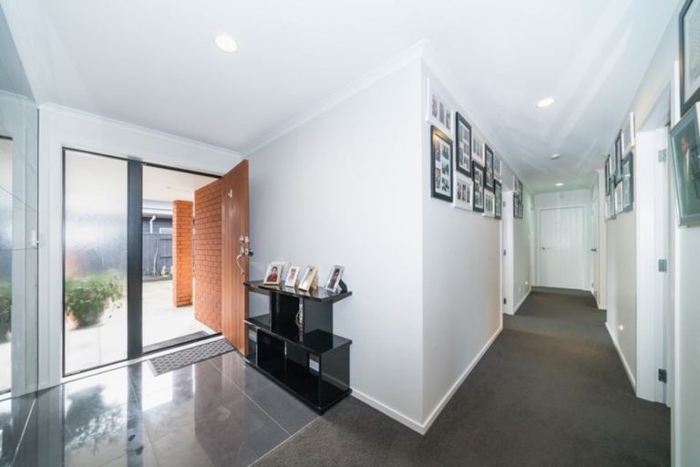 Photo of property in 37 James Line, Kelvin Grove, Palmerston North, 4414