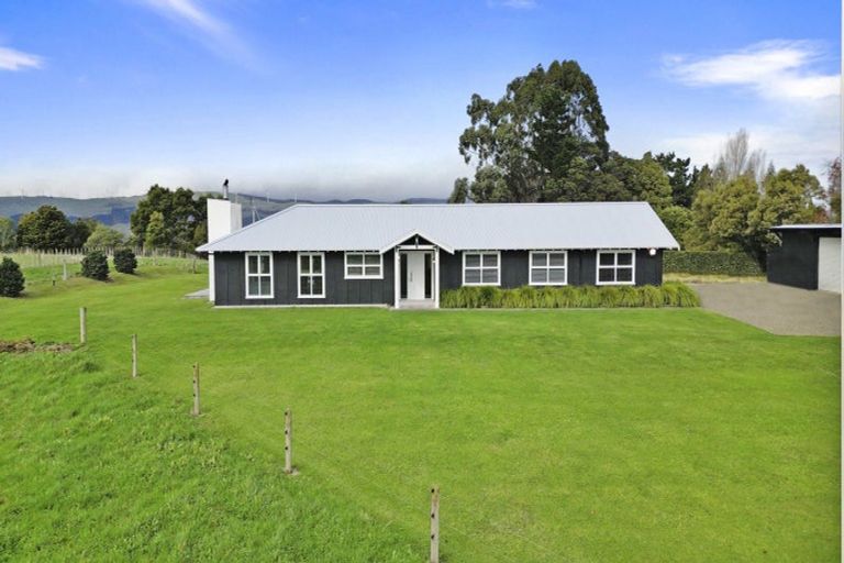 Photo of property in 172 Hendersons Line, Kelvin Grove, Palmerston North, 4470
