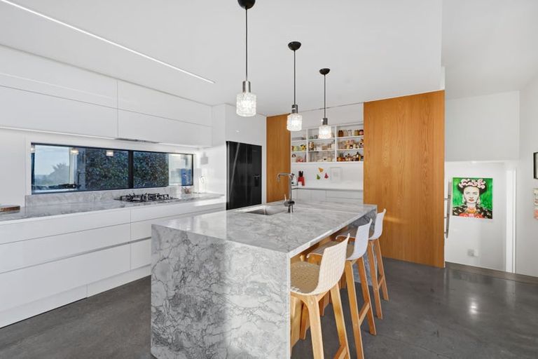 Photo of property in 30 Bayly Road, Moturoa, New Plymouth, 4310