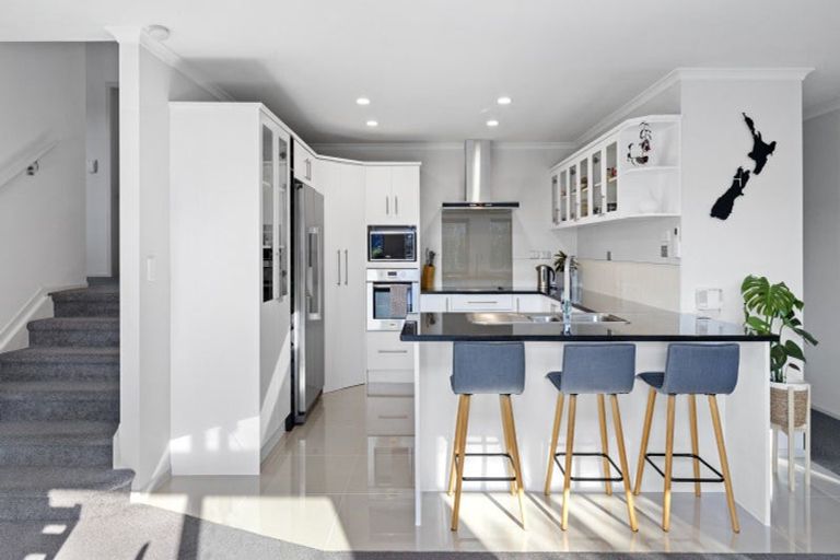 Photo of property in 28 Twomey Drive, Pukekohe, 2120