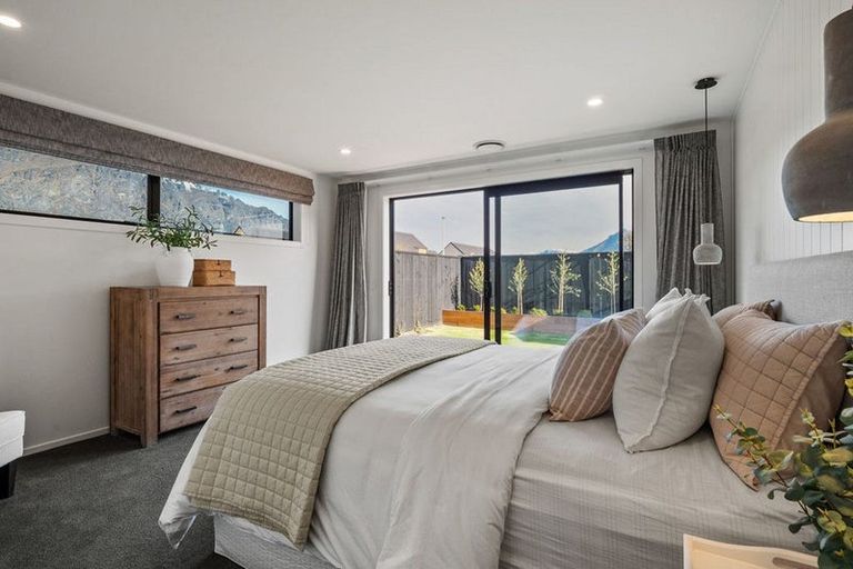 Photo of property in 37 Barn Road, Jacks Point, 9371