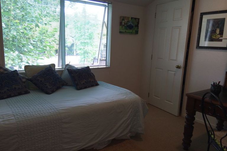 Photo of property in 6 Jelicich Court, Henderson, Auckland, 0612