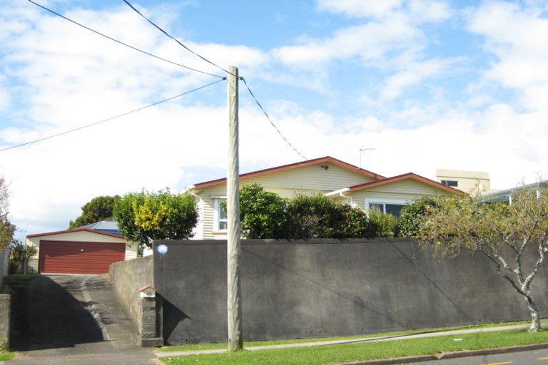 Photo of property in 45c Paynters Avenue, Strandon, New Plymouth, 4312