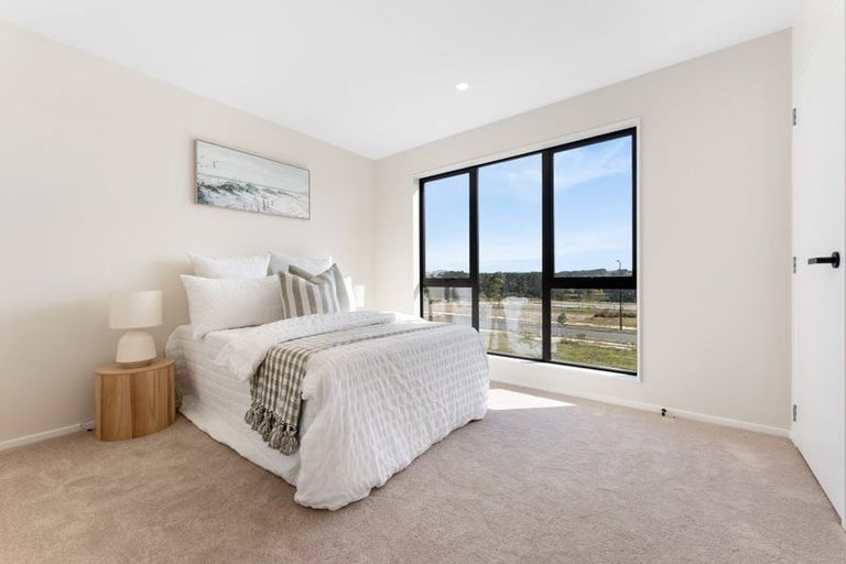 Photo of property in 12 Greenbrier Street, Westgate, 0814