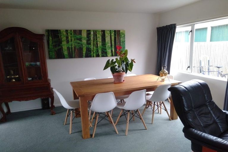 Photo of property in 2/37 Mills Road, Brooklyn, Wellington, 6021