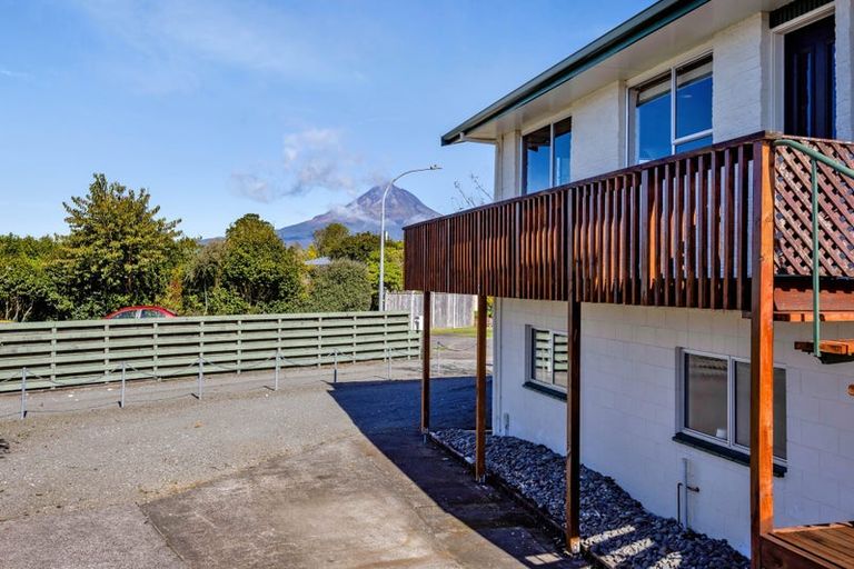 Photo of property in 2 Titoki Place, Inglewood, 4330