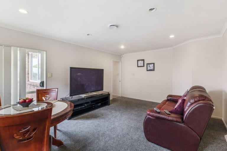 Photo of property in 18 Piriti Place, Weymouth, Auckland, 2103