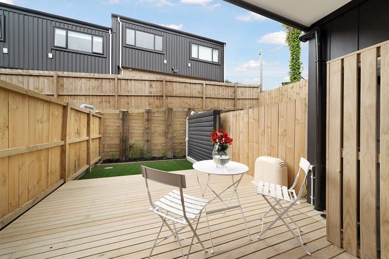 Photo of property in 10/52 Newington Road, Henderson, Auckland, 0612
