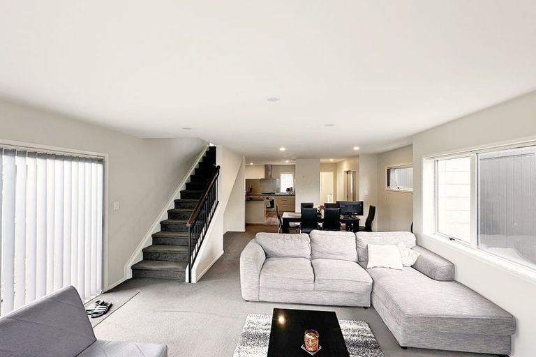 Photo of property in 4 Ruhanui Lane, Pakuranga Heights, Auckland, 2010