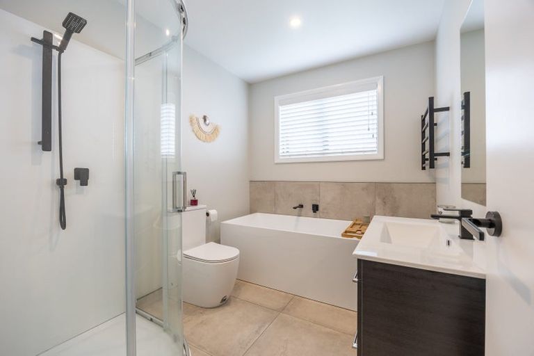 Photo of property in 1 Ambergris Place, Baylys Beach, 0377
