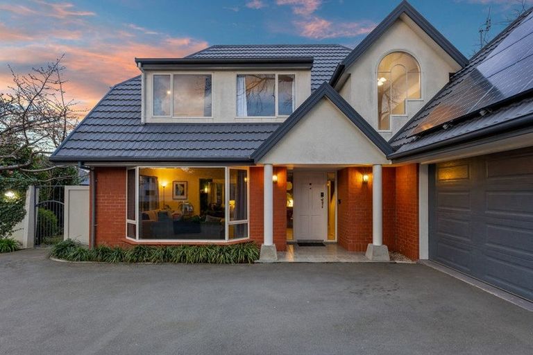 Photo of property in 2 Lewisham Park, St Albans, Christchurch, 8052