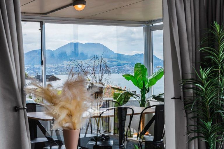 Photo of property in 88 Wakeman Road, Acacia Bay, Taupo, 3330