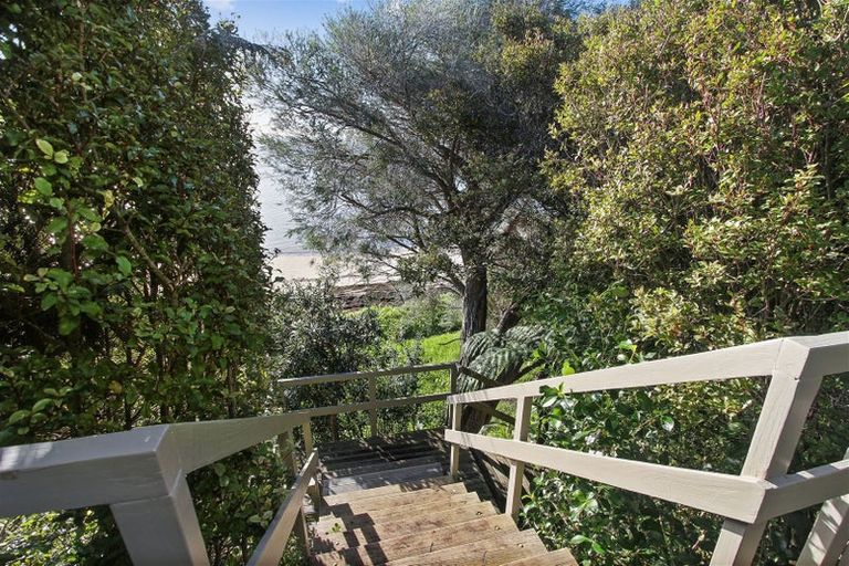 Photo of property in 107 Torkar Road, Clarks Beach, 2122