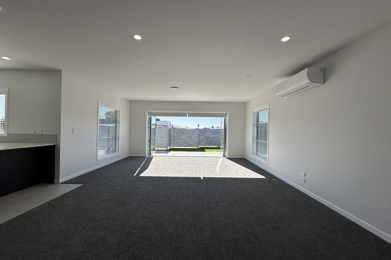 Photo of property in 6 George Yee Place, Taradale, 4112