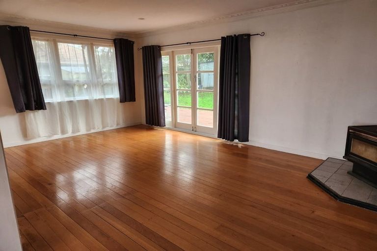 Photo of property in 77 Royal Road, Massey, Auckland, 0614