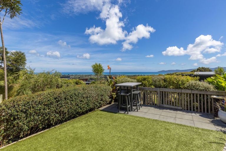 Photo of property in 2 Ocean Vista Lane, Paraparaumu, 5032