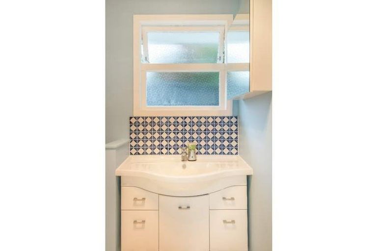 Photo of property in 20 Mason Street, New Lynn, Auckland, 0600