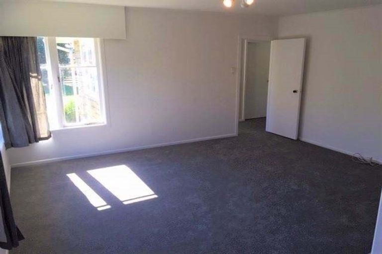 Photo of property in 11 Edwards Avenue, Henderson, Auckland, 0610