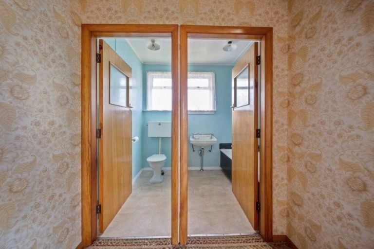 Photo of property in 41 Iredale Road, Hawera, 4610