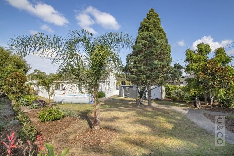 Photo of property in 18 Kent Terrace, Riverhead, 0820