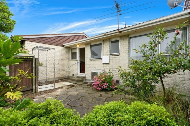 Photo of property in 3/104 Picton Avenue, Riccarton, Christchurch, 8011