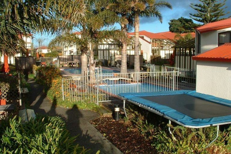 Photo of property in 54 Golf Road, Mount Maunganui, 3116