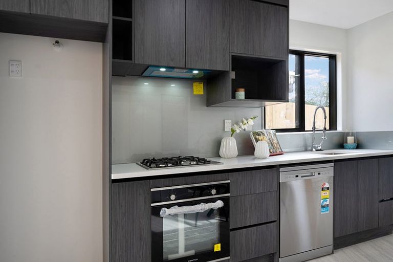 Photo of property in 13a Sarona Avenue, Glen Eden, Auckland, 0602