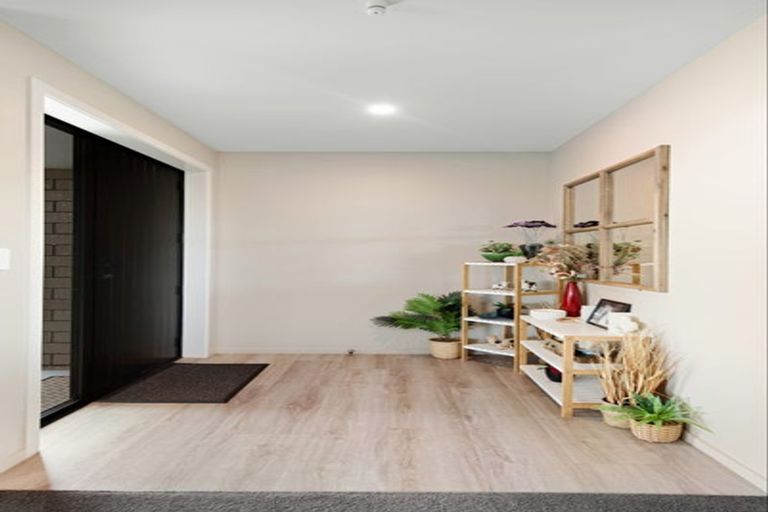 Photo of property in 11 Tui Place, Edendale, Wyndham, 9893